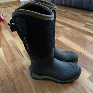 LaCrosse Black and Tan Women's Winter Rain Boots